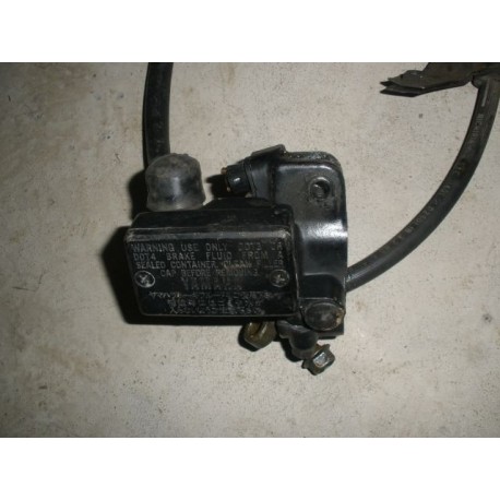 brzdová pumpa FZR 1000